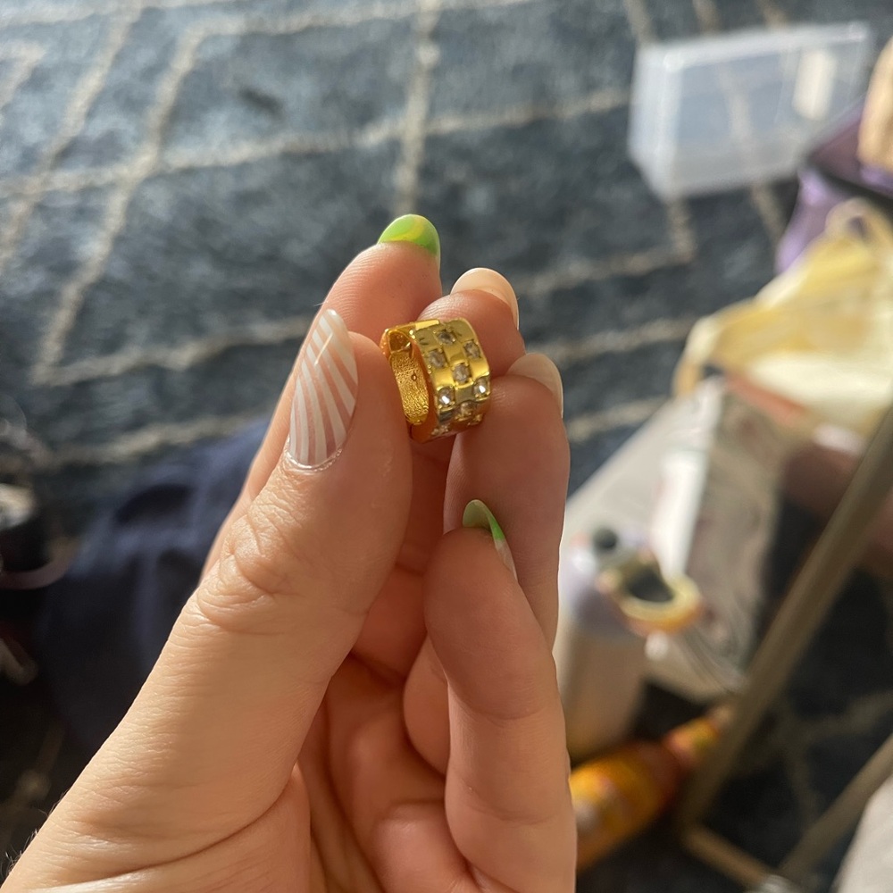 Ana Luisa “Eden” Hoops